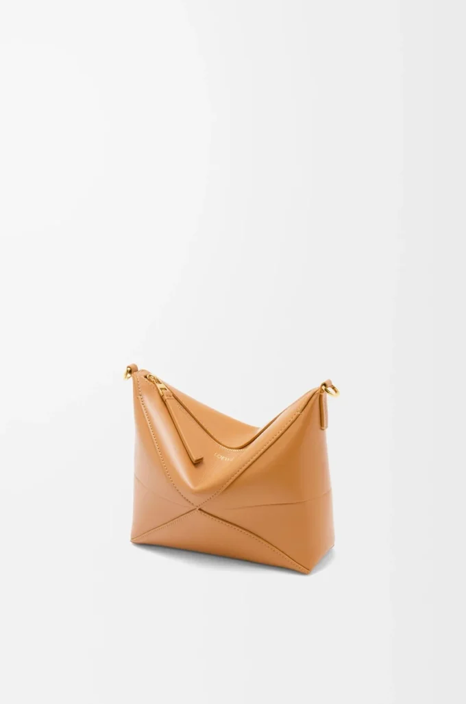 Pochette Puzzle Fold en cuir de veau nappa brillant Warm Desert