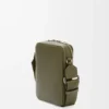 Pochette verticale à porter en bandoulière en cuir de veau satiné vert kaki