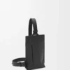 Pochette verticale T en cuir de veau grainé souple noir Pochette verticale T en cuir de veau grainé souple noir