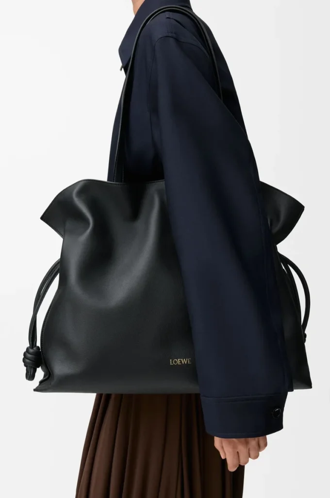 Pochette XL Flamenco en cuir de veau nappa noir