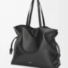 Pochette XL Flamenco en cuir de veau nappa noir