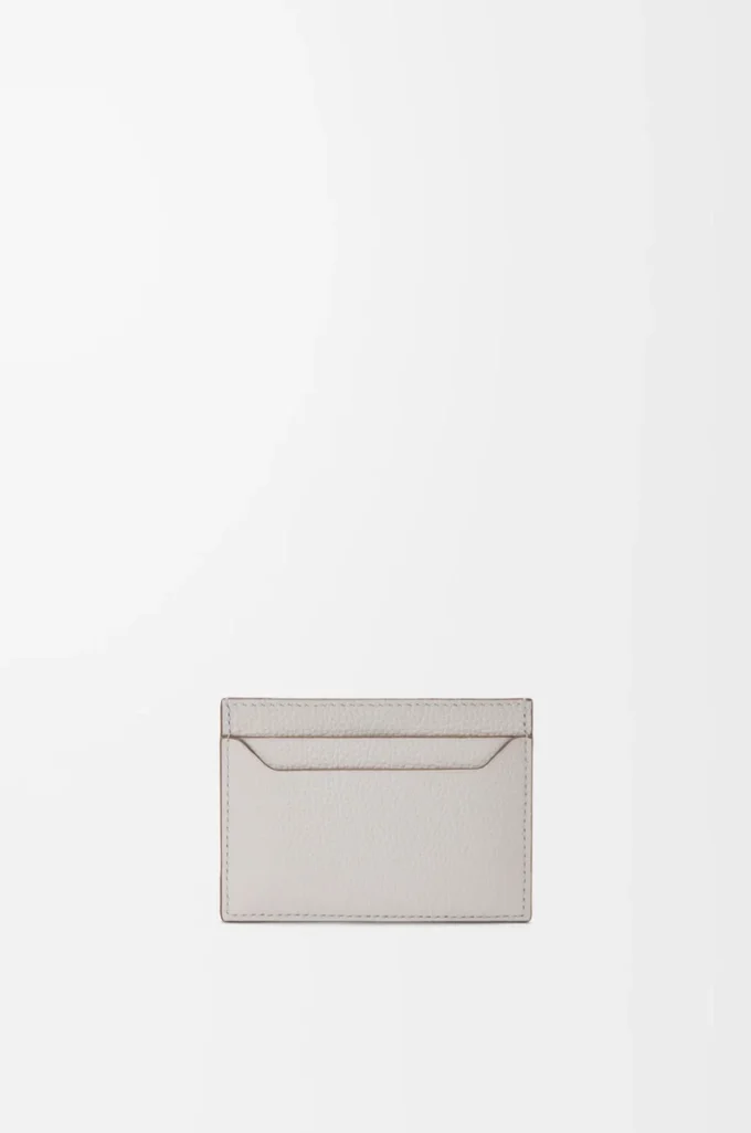 Porte-cartes Anagram en cuir de veau grainé Light Ghost Grey Porte-cartes Anagram en cuir de veau grainé Light Ghost Grey