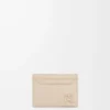 Porte-cartes Anagram en cuir de veau grainé Pebble Light Ghost Porte-cartes Anagram en cuir de veau grainé Pebble Light Ghost