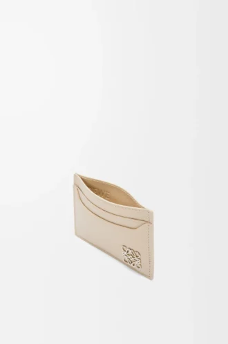 Porte-cartes Anagram en cuir de veau grainé Pebble Light Ghost