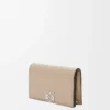 Porte-cartes de visite Anagram en cuir de veau grainé Pebble Sand Porte-cartes de visite Anagram en cuir de veau grainé Pebble Sand