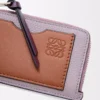 Porte-cartes et monnaie en cuir de veau grainé souple Dirty Mauve/Squirrel Porte-cartes et monnaie en cuir de veau grainé souple Dirty Mauve/Squirrel