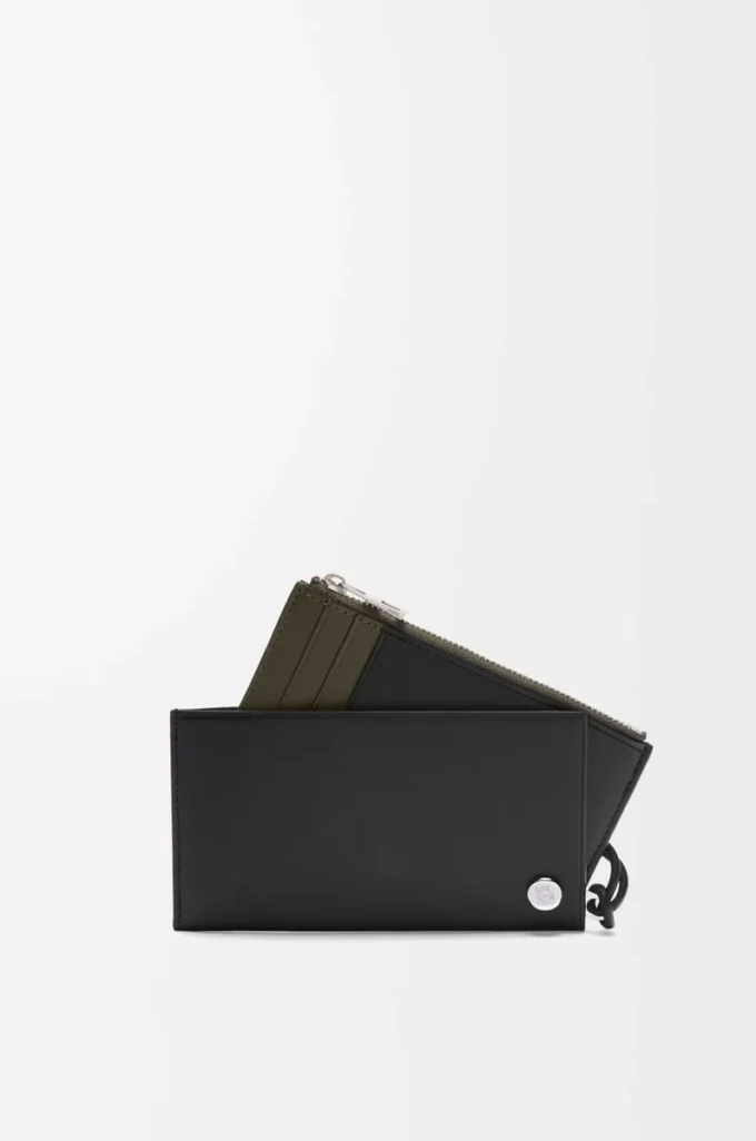 Porte-cartes et porte-monnaie Pebble Slider en cuir de veau nappa brillant noir/kaki foncé