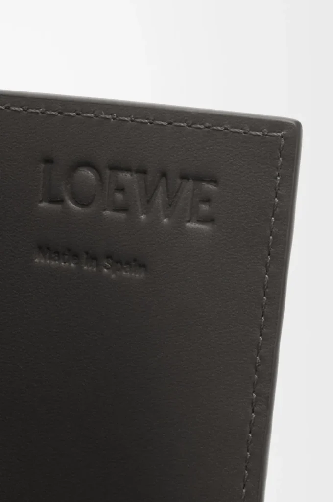 Porte-cartes ouvert en cuir de veau classique texturé gris foncé Porte-cartes ouvert en cuir de veau classique texturé gris foncé