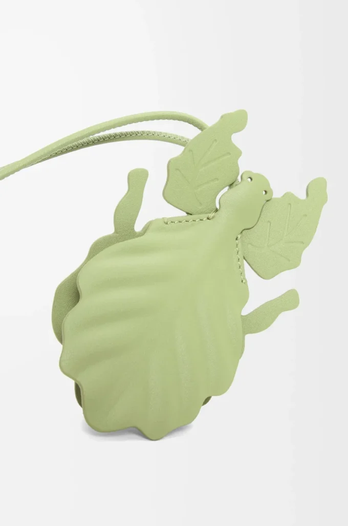 Porte-clés Leaf Insect en cuir de veau classique Light Pear