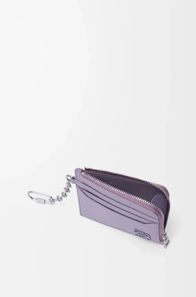 Porte-monnaie carré Anagram en cuir de veau grainé Dirty Mauve Porte-monnaie carré Anagram en cuir de veau grainé Dirty Mauve