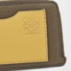 Porte-monnaie en cuir de veau grainé souple vert kaki foncé/gingembre