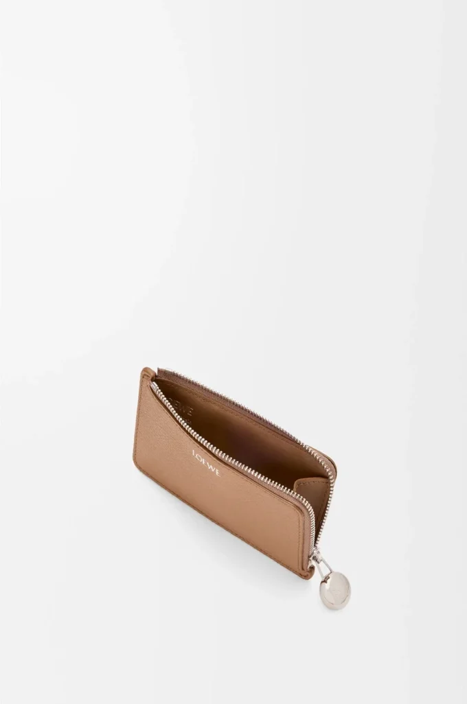 Porte-monnaie et porte-cartes en cuir de veau grainé Pebble, couleur Mocha Porte-monnaie et porte-cartes en cuir de veau grainé Pebble, couleur Mocha
