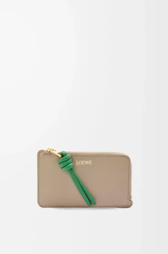 Porte-monnaie Knot en cuir de veau nappa brillant Sand/Tropical Green