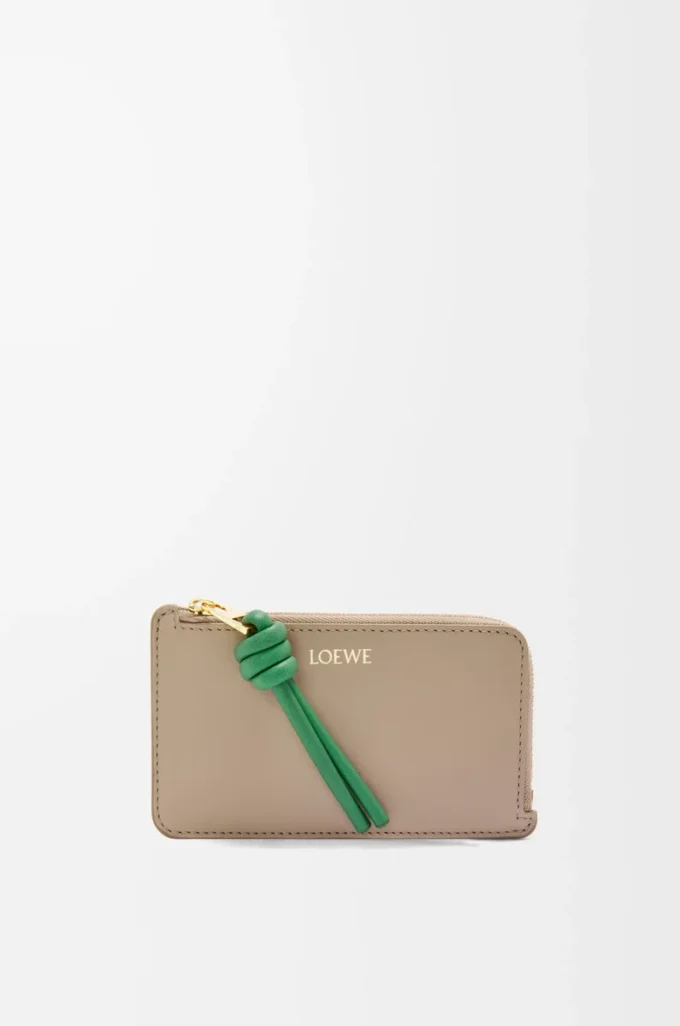 Porte-monnaie Knot en cuir de veau nappa brillant Sand/Tropical Green Porte-monnaie Knot en cuir de veau nappa brillant Sand/Tropical Green