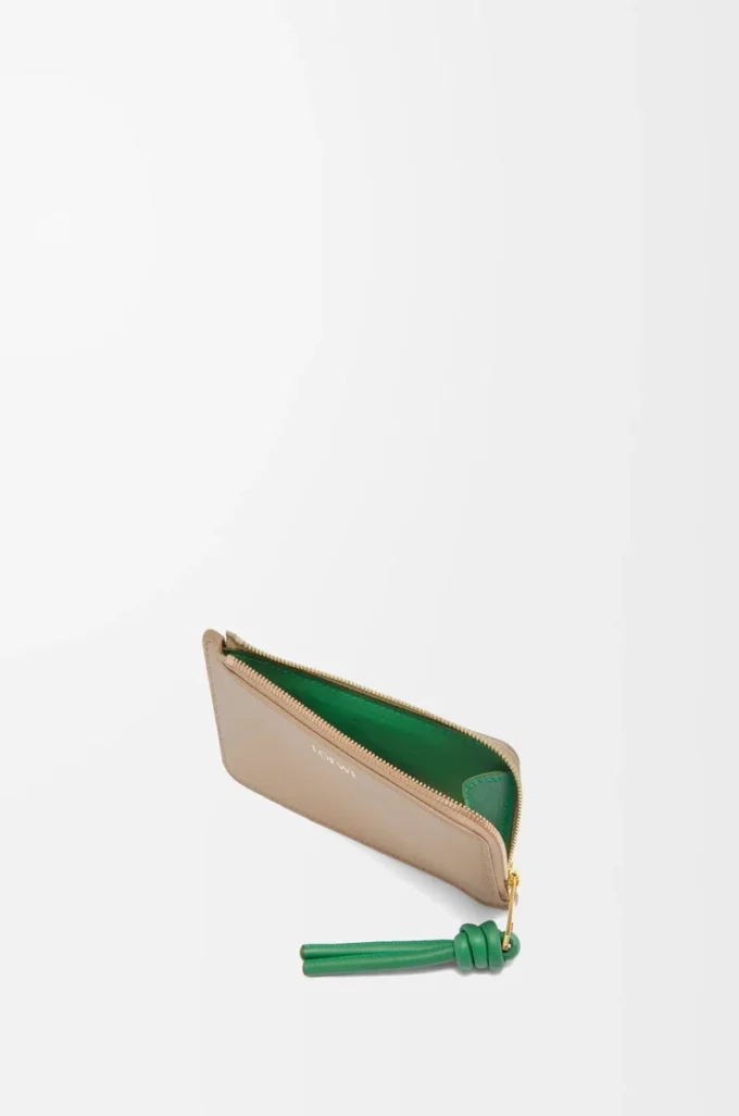Porte-monnaie Knot en cuir de veau nappa brillant Sand/Tropical Green Porte-monnaie Knot en cuir de veau nappa brillant Sand/Tropical Green