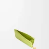 Porte-monnaie Pebble en cuir de veau nappa brillant Meadow Green Porte-monnaie Pebble en cuir de veau nappa brillant Meadow Green