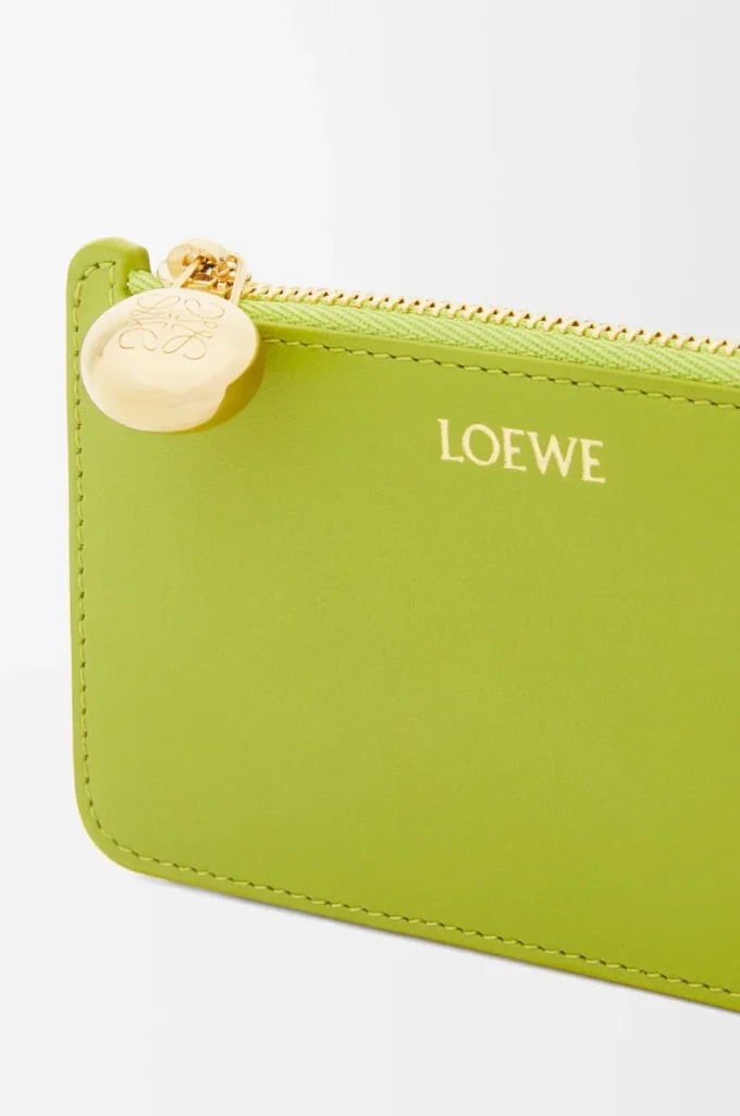 Porte-monnaie Pebble en cuir de veau nappa brillant Meadow Green Porte-monnaie Pebble en cuir de veau nappa brillant Meadow Green