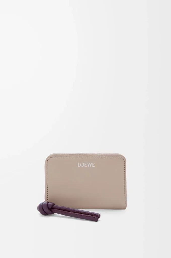 Porte-monnaie zippé en cuir de veau nappa brillant Clay/Plum Porte-monnaie zippé en cuir de veau nappa brillant Clay/Plum
