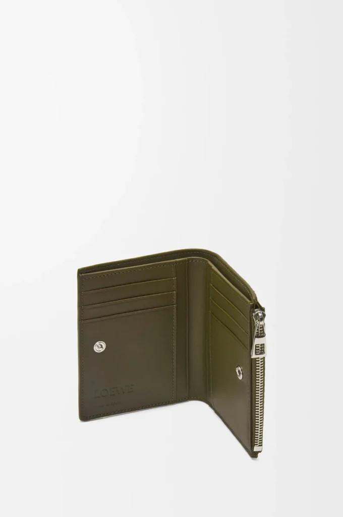 Portefeuille compact et fin en cuir de veau classique texturé Dark Khaki