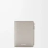Portefeuille compact et fin en cuir de veau classique texturé gris coquillage Portefeuille compact et fin en cuir de veau classique texturé gris coquillage