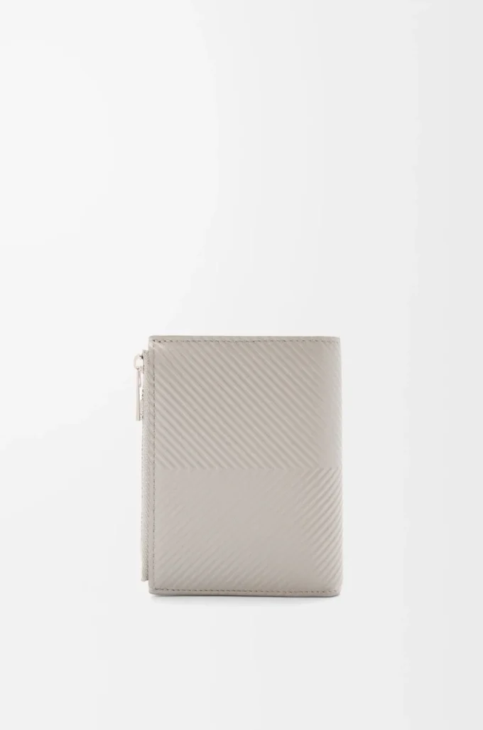 Portefeuille compact et fin en cuir de veau classique texturé gris coquillage Portefeuille compact et fin en cuir de veau classique texturé gris coquillage