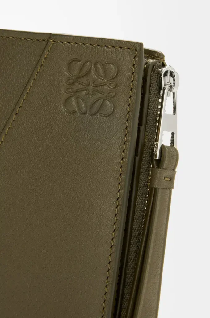Portefeuille compact et fin Puzzle en cuir de veau classique Dark Khaki