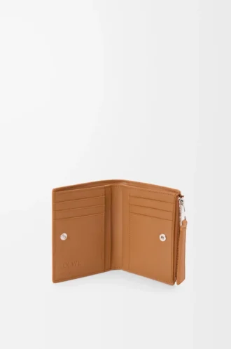 Portefeuille compact et fin Puzzle en cuir de veau grainé souple Light Canyon Brown