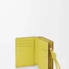 Portefeuille compact Knot en cuir de veau nappa brillant Dark Burgundy/Light Citrine Portefeuille compact Knot en cuir de veau nappa brillant Dark Burgundy/Light Citrine