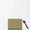 Portefeuille compact Knot en cuir de veau nappa brillant Eucalyptus/Deep Navy