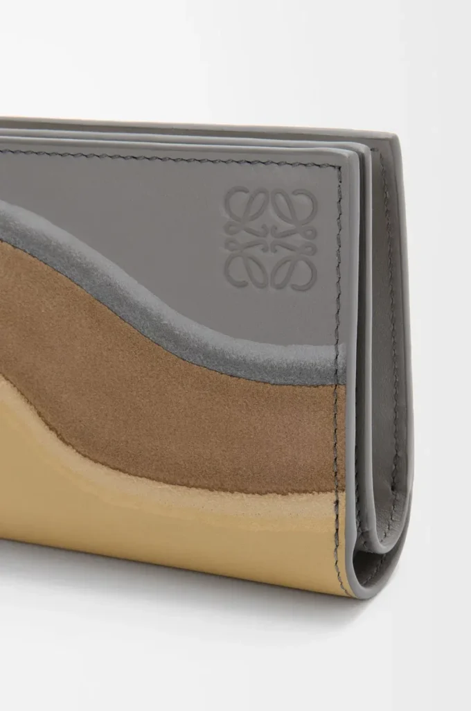 Portefeuille compact Landscape en cuir de veau nappa Sparkling Grey/Butter