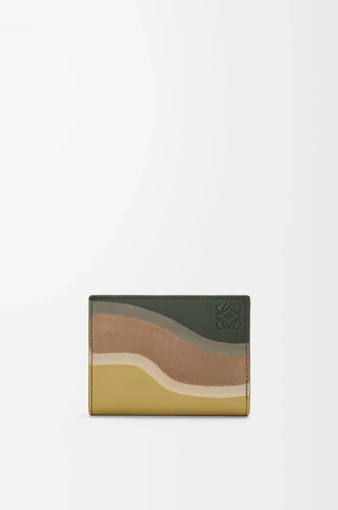 Portefeuille compact Landscape en cuir de veau nappa vert bouteille/ocre