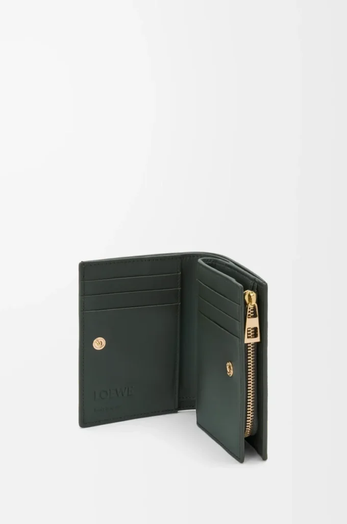 Portefeuille compact Landscape en cuir de veau nappa vert bouteille/ocre