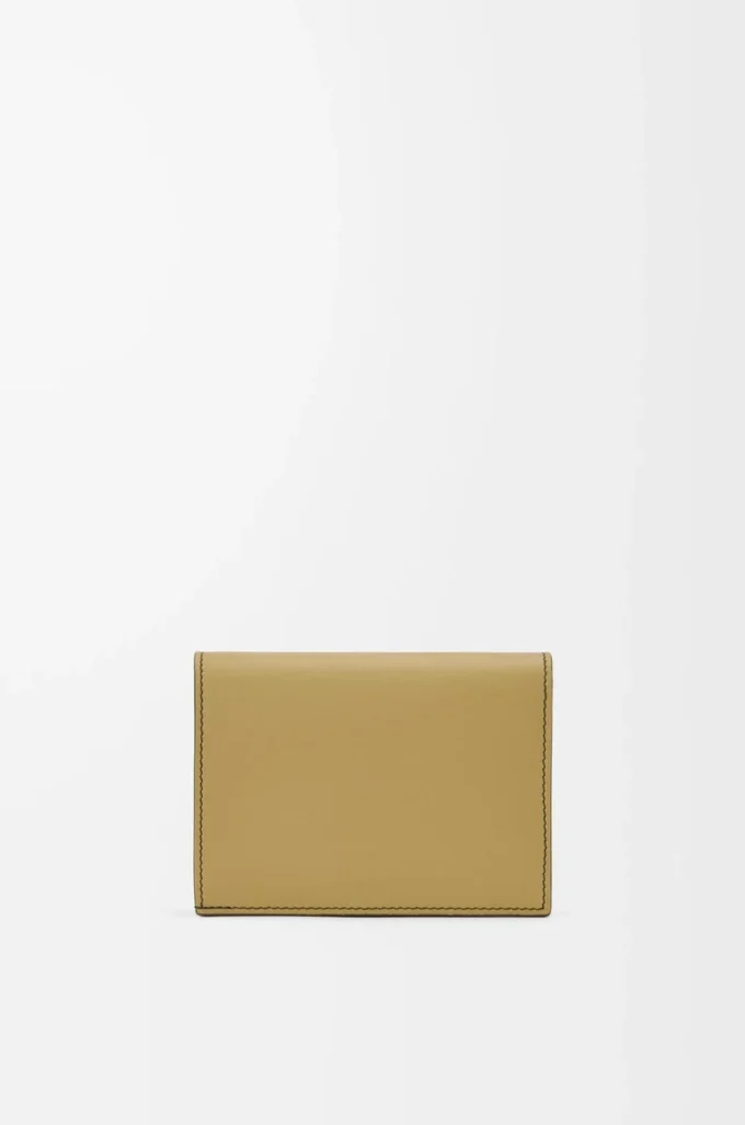 Portefeuille compact Landscape en cuir de veau nappa vert bouteille/ocre