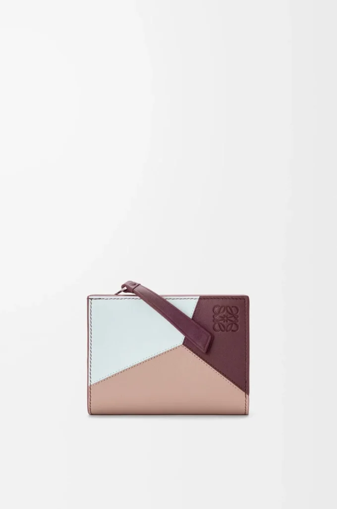 Portefeuille compact Puzzle en cuir de veau classique Frozen/Bordeaux foncé Portefeuille compact Puzzle en cuir de veau classique Frozen/Bordeaux foncé
