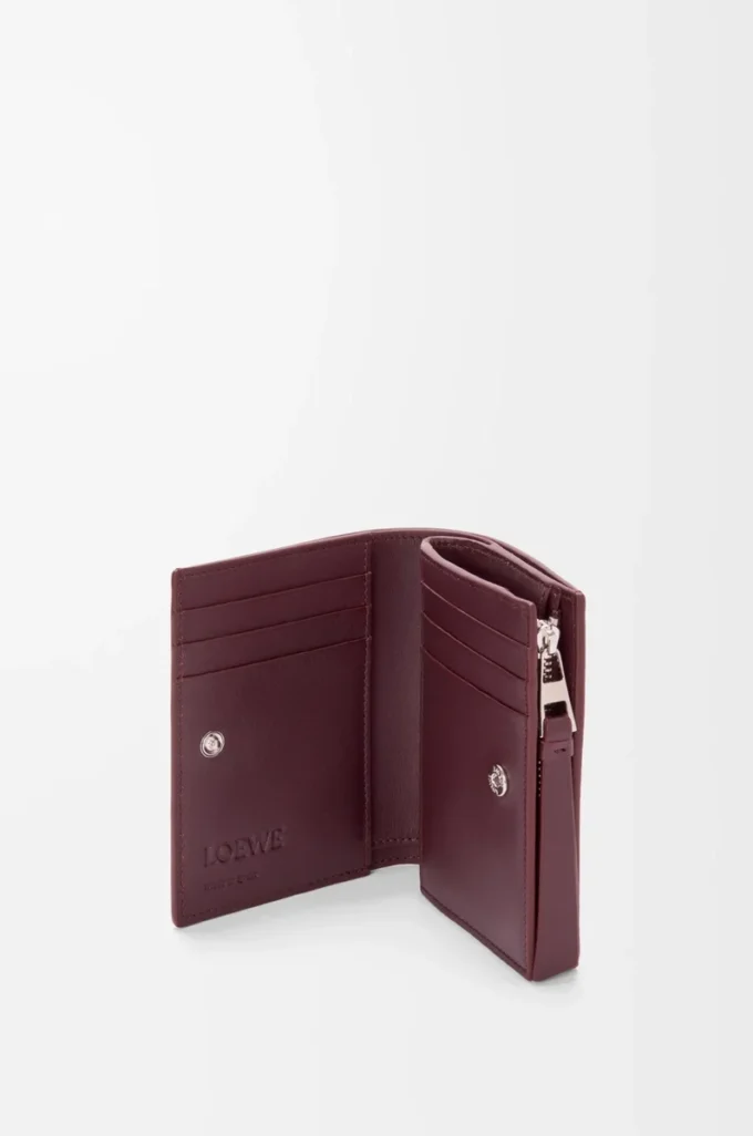 Portefeuille compact Puzzle en cuir de veau classique Frozen/Bordeaux foncé Portefeuille compact Puzzle en cuir de veau classique Frozen/Bordeaux foncé