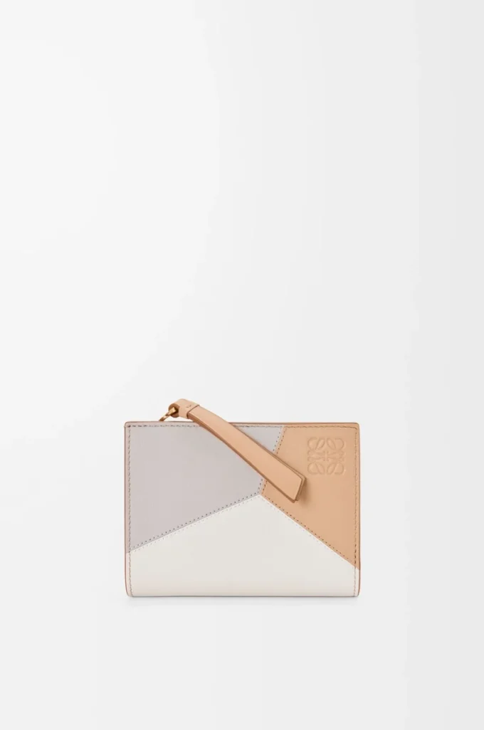 Portefeuille compact Puzzle en cuir de veau classique Ghost/Silky Beige