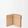 Portefeuille compact Puzzle en cuir de veau classique Ghost/Silky Beige