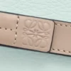 Portefeuille compact zippé en cuir de veau grainé souple Frozen/Clay Portefeuille compact zippé en cuir de veau grainé souple Frozen/Clay
