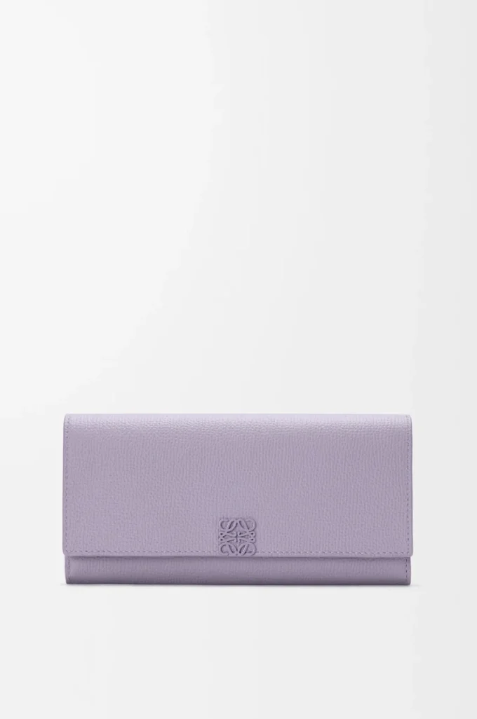 Portefeuille continental Anagram en cuir de veau grainé Dirty Mauve Portefeuille continental Anagram en cuir de veau grainé Dirty Mauve