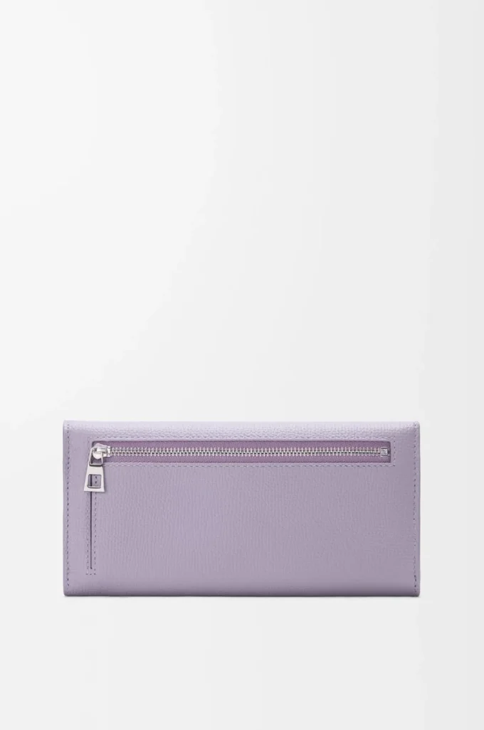 Portefeuille continental Anagram en cuir de veau grainé Dirty Mauve Portefeuille continental Anagram en cuir de veau grainé Dirty Mauve