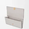 Portefeuille continental Anagram en cuir de veau grainé Light Ghost Grey