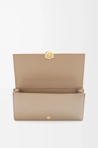 Portefeuille continental grainé en cuir de veau nappa brillant Sand Portefeuille continental grainé en cuir de veau nappa brillant Sand