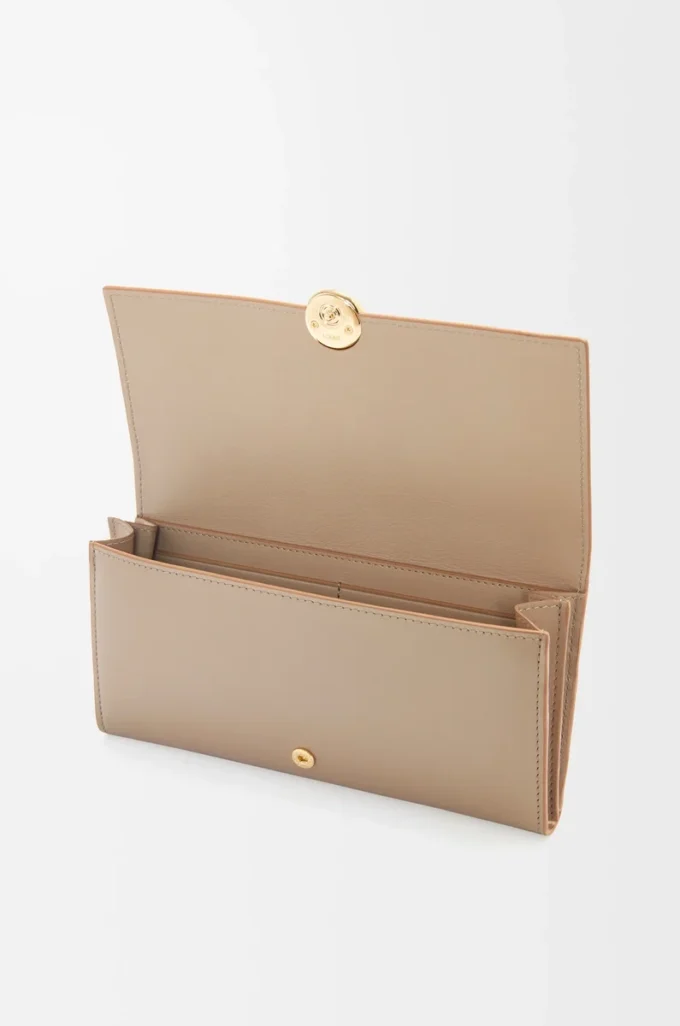 Portefeuille continental grainé en cuir de veau nappa brillant Sand Portefeuille continental grainé en cuir de veau nappa brillant Sand