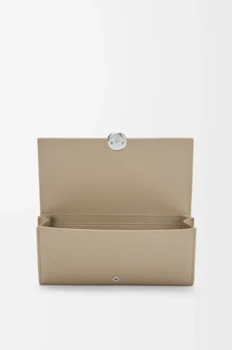 Portefeuille continental Pebble en cuir de veau mini grain Clay Portefeuille continental Pebble en cuir de veau mini grain Clay