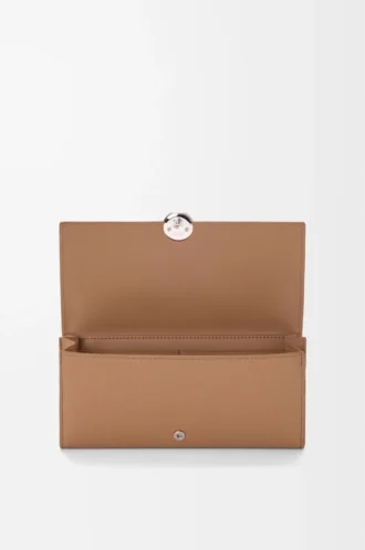 Portefeuille continental Pebble en cuir de veau mini grain Moka Portefeuille continental Pebble en cuir de veau mini grain Moka