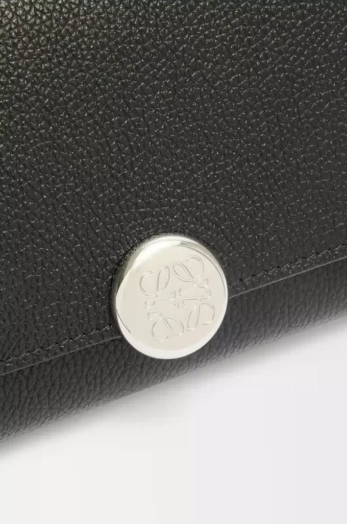 Portefeuille continental Pebble en cuir de veau mini grain Noir Portefeuille continental Pebble en cuir de veau mini grain Noir
