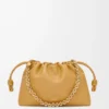 Portefeuille Flamenco moyen en cuir d&rsquo;agneau nappa souple Sahara