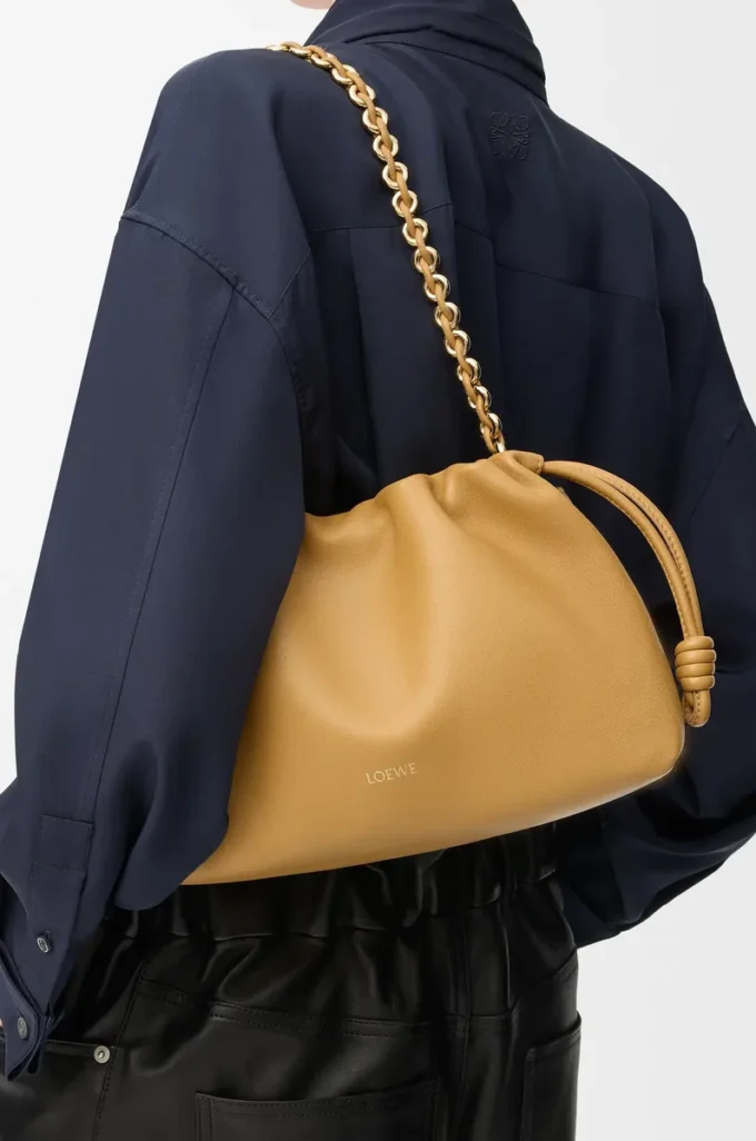 Portefeuille Flamenco moyen en cuir d&rsquo;agneau nappa souple Sahara