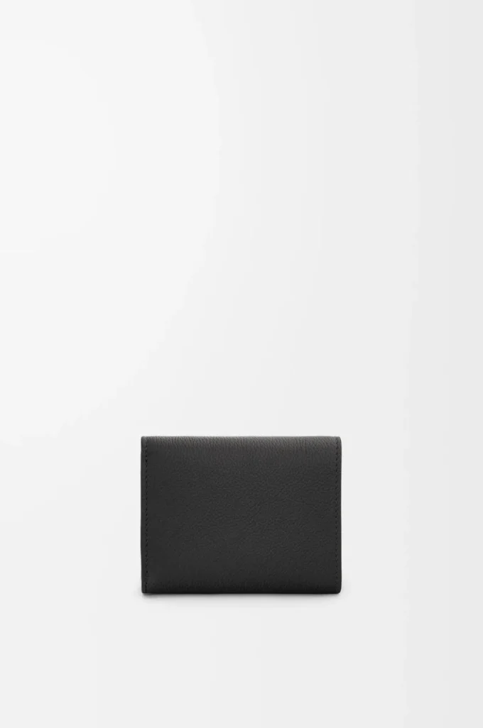 Portefeuille à trois volets en cuir de veau grainé Pebble, couleur Black