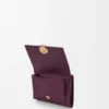 Portefeuille à trois volets en cuir de veau grainé Pebble, couleur Prune